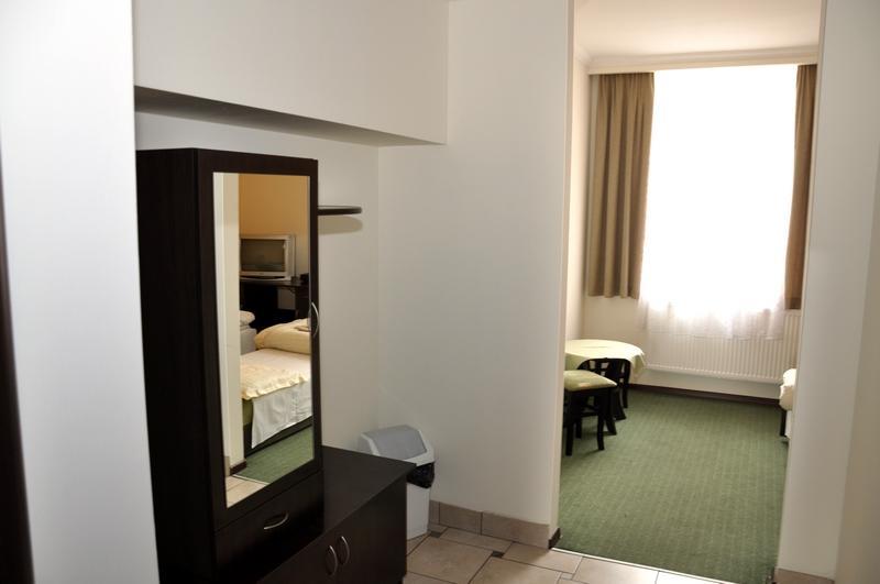 Stary Dwor Bed & Breakfast Żywiec Exterior foto