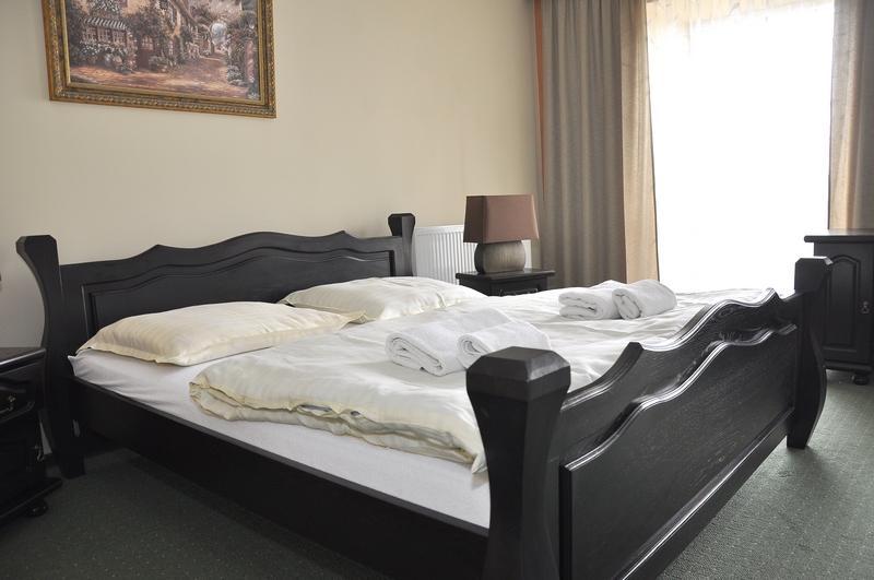 Stary Dwor Bed & Breakfast Żywiec Exterior foto
